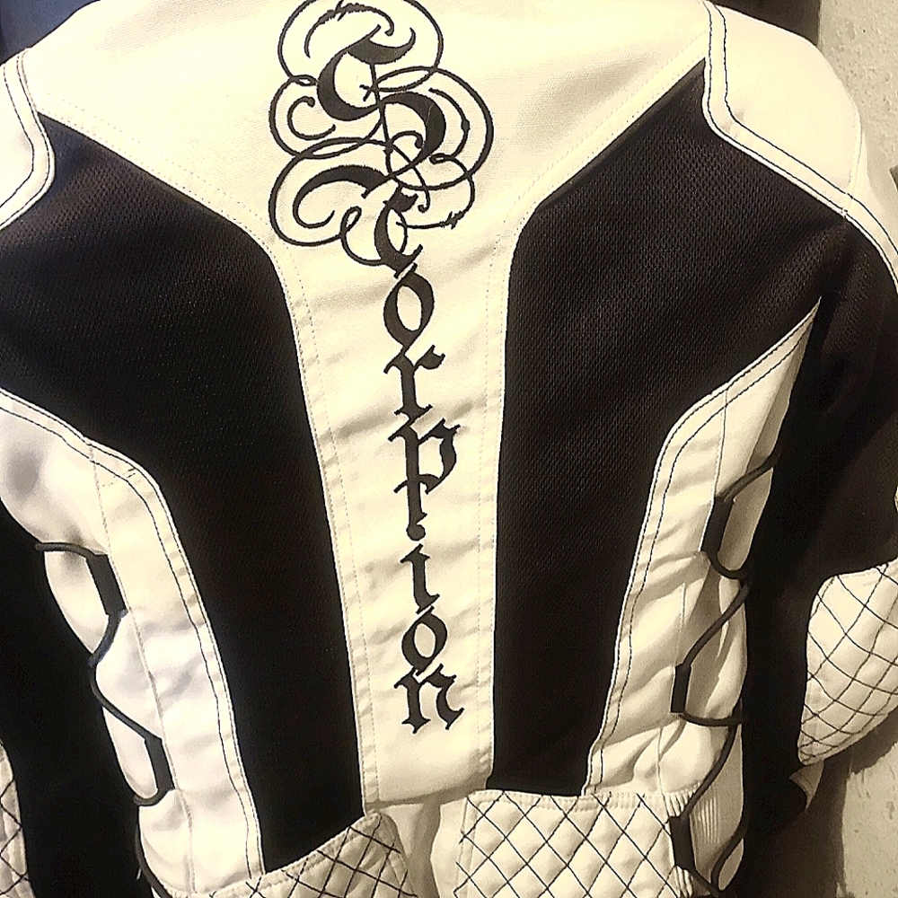XS women Scorpion riding jacket w/Pads